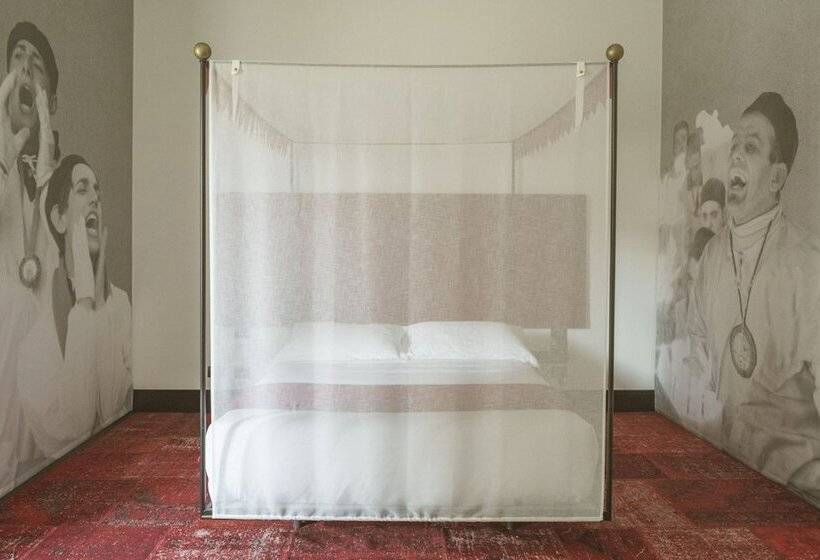 اتاق استاندارد با تخت بزرگ, Asmundo Di Gisira