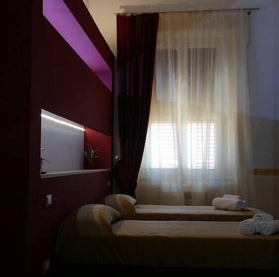 اتاق استاندارد, B&b The Queens