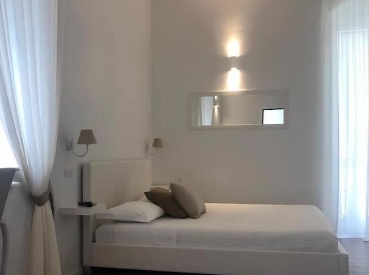 اتاق کلاسیک سه تخته, Blanco B&b Group