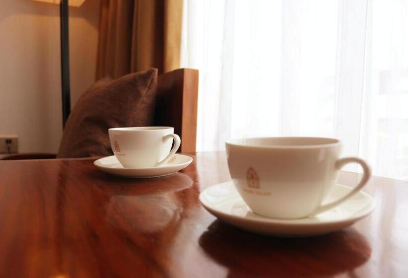 Номер Стандарт с Балконом, Chang Palace Vientiane