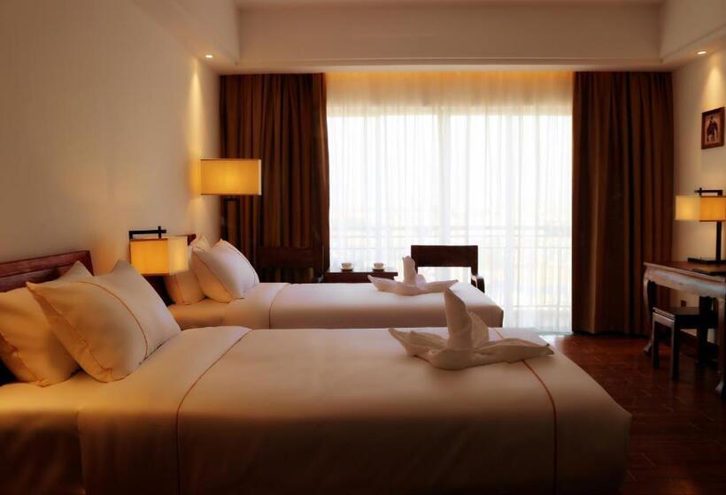 Номер Стандарт с Балконом, Chang Palace Vientiane