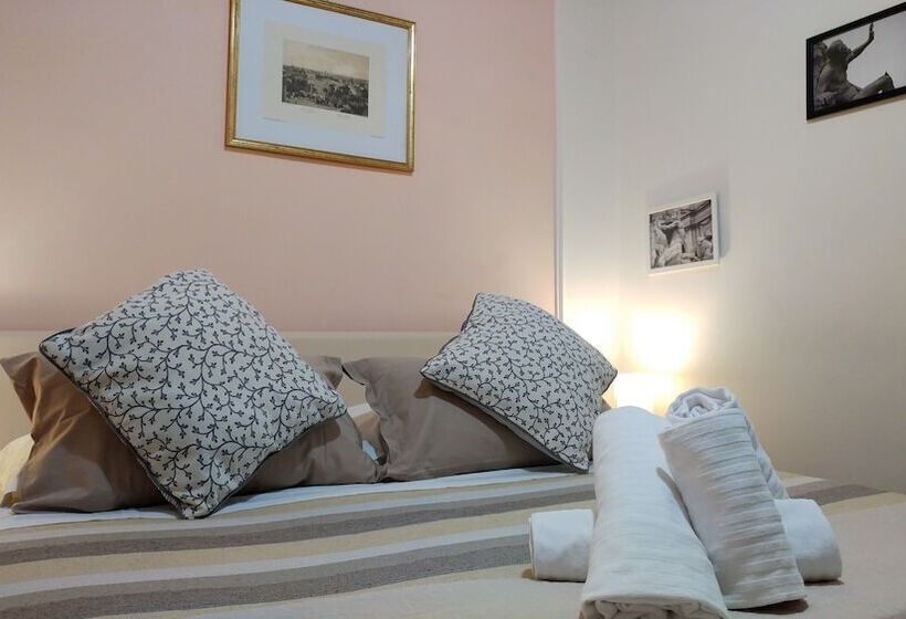 اتاق لوکس, Dreaming Navona Rooms