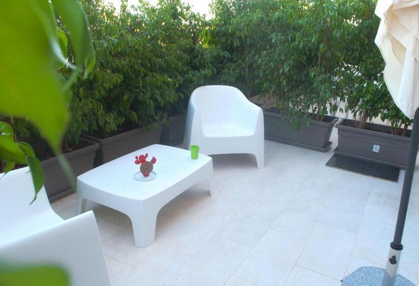 غرفة عائلية, Four Rooms Guesthouse