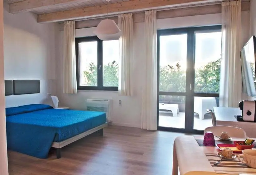 ファミリールーム, Four Rooms Guesthouse