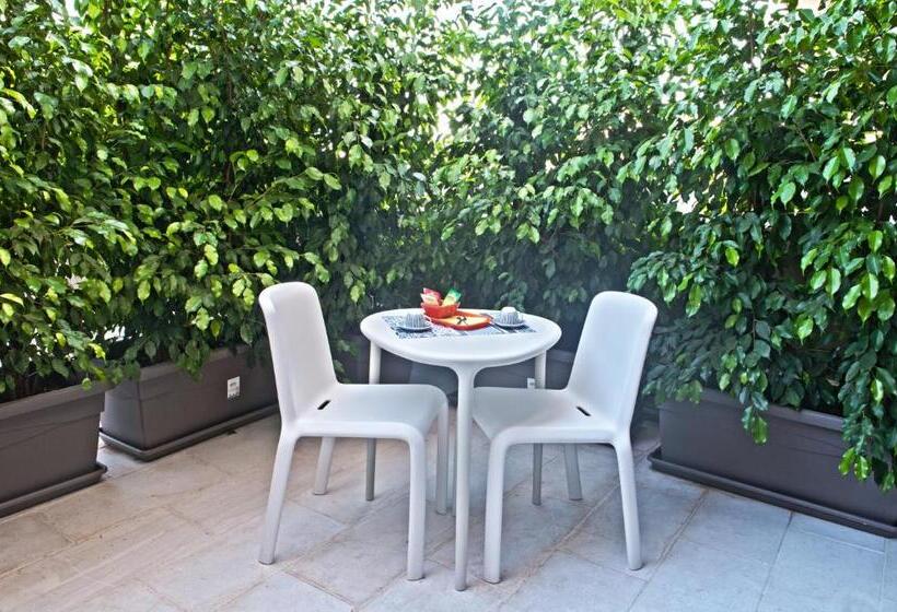 غرفة ديلوكس مزودة بشرفة, Four Rooms Guesthouse