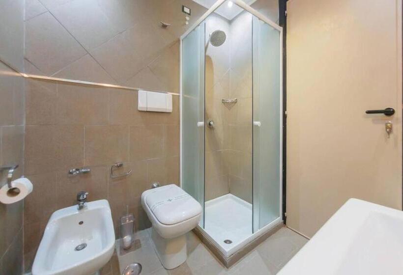 غرفة عائلية, Lamanna S