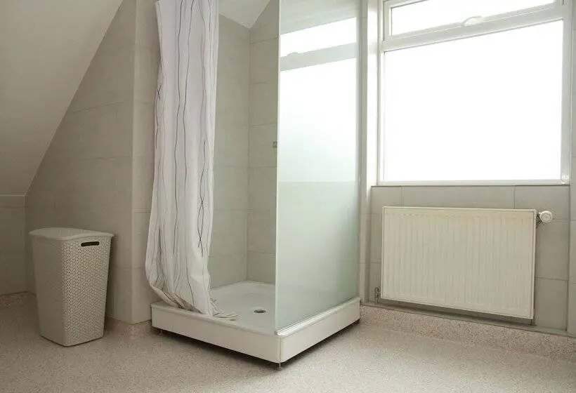 اتاق استاندارد با سرویس بهداشتی مشترک, Olga Guesthouse