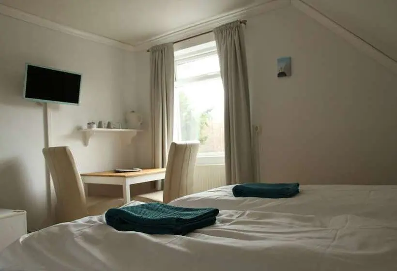 اتاق استاندارد با سرویس بهداشتی مشترک, Olga Guesthouse