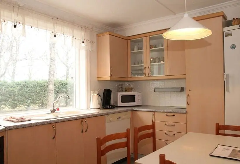 اتاق استاندارد سه تخته با سرویس بهداشتی مشترک, Olga Guesthouse