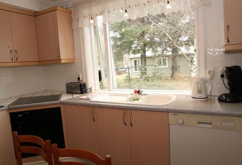 اتاق استاندارد سه تخته با سرویس بهداشتی مشترک, Olga Guesthouse
