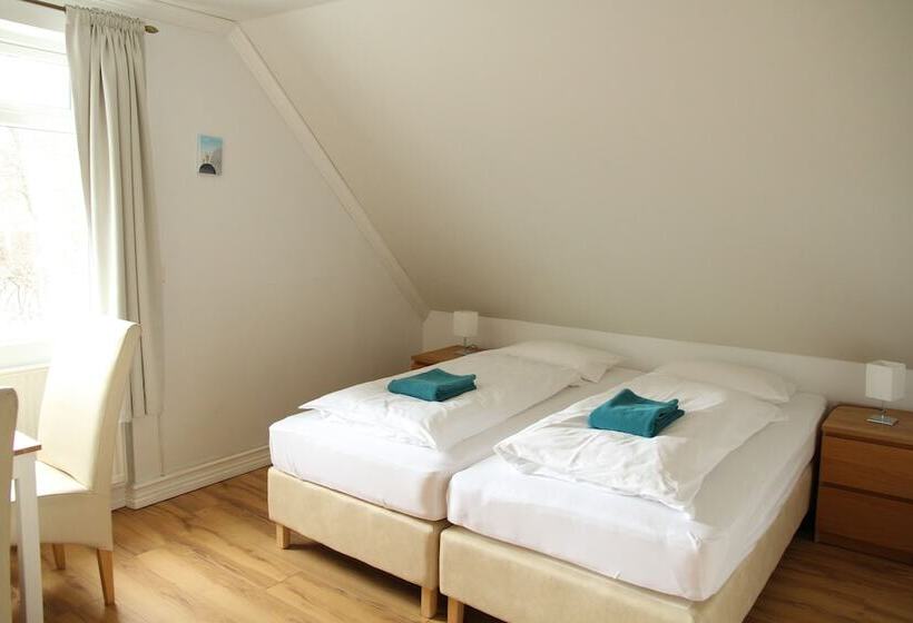 اتاق استاندارد با سرویس بهداشتی مشترک, Olga Guesthouse