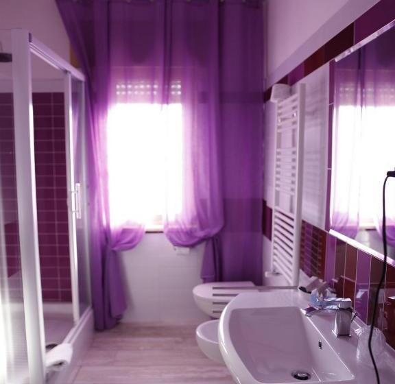 اتاق لوکس خانوادگی, Suite Room Fiumicino