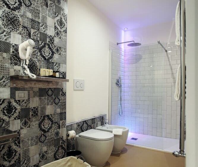 חדר דלוקס לשלושה, Trevi Contemporary Suite