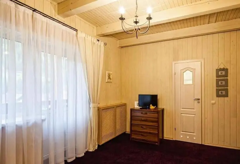 Deluxe Kolmen Hengen Huone, ольга готель спа