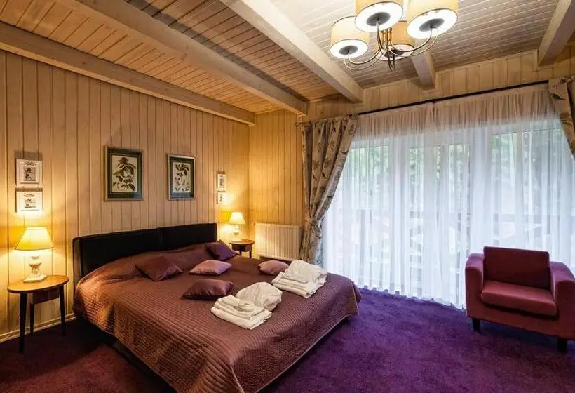 Deluxe Kolmen Hengen Huone, ольга готель спа