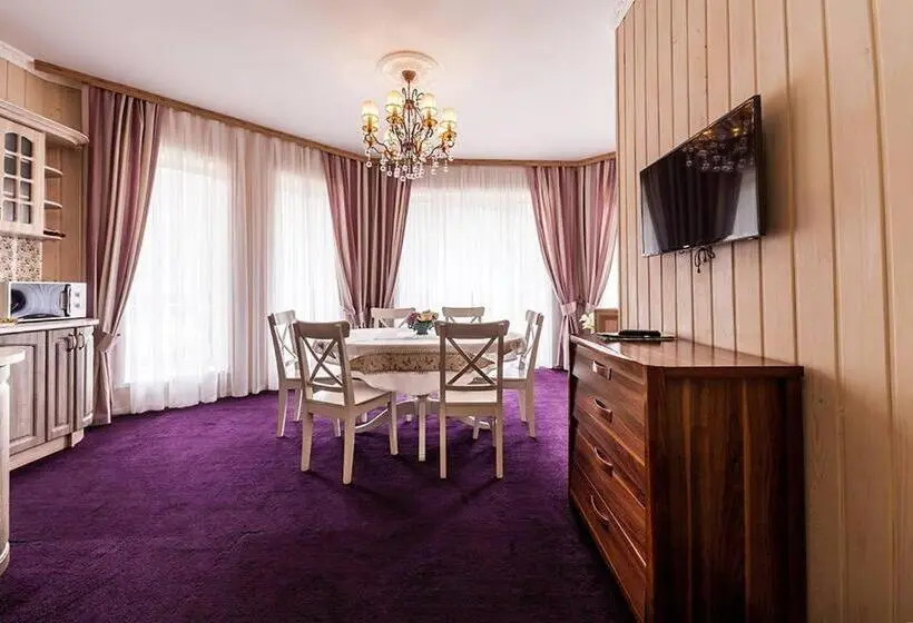 Deluxe Neljän Hengen Huone, ольга готель спа