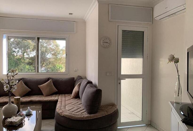 شقة غرفة واحدة, Appart Hotel Monaco