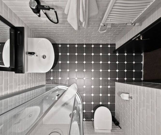 سوییت جونیور, 15th Avenue