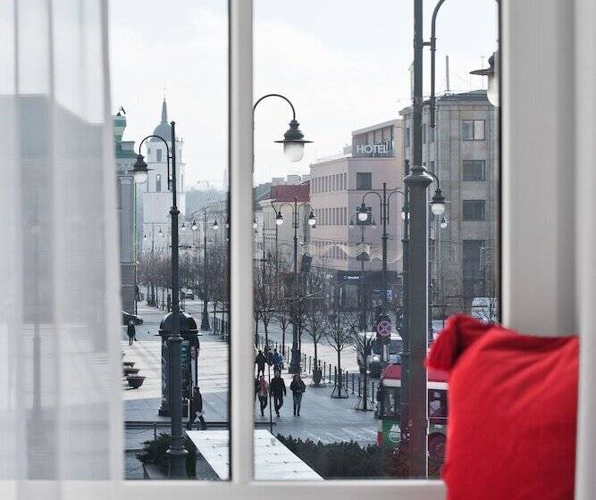 اتاق کلاسیک, 15th Avenue