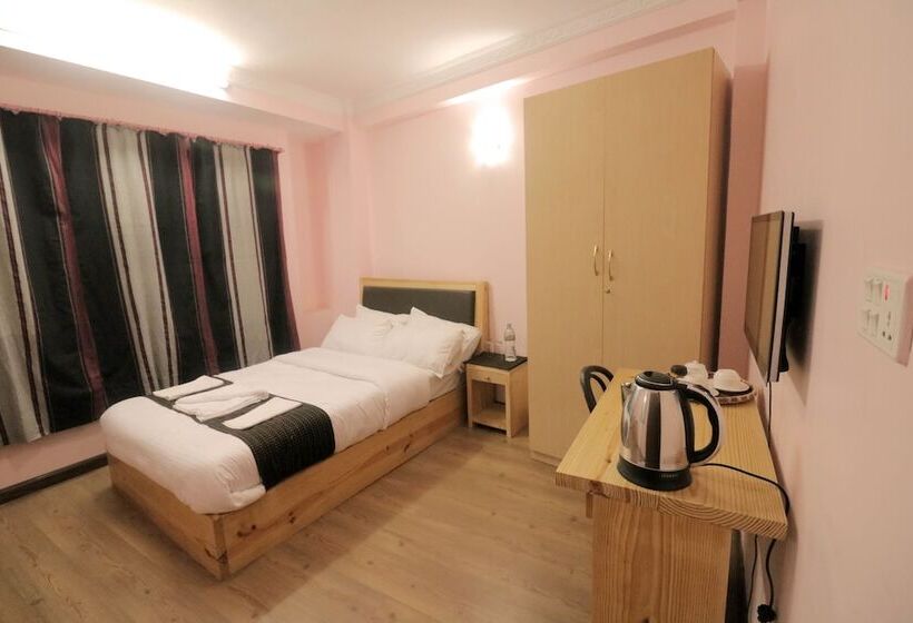 اتاق استاندارد با سرویس بهداشتی مشترک, Easy Homes