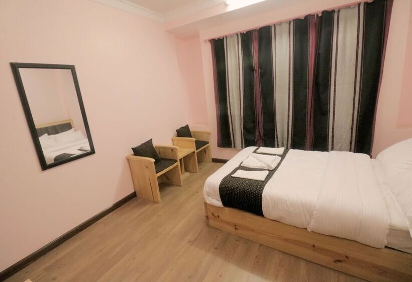 اتاق استاندارد با سرویس بهداشتی مشترک, Easy Homes