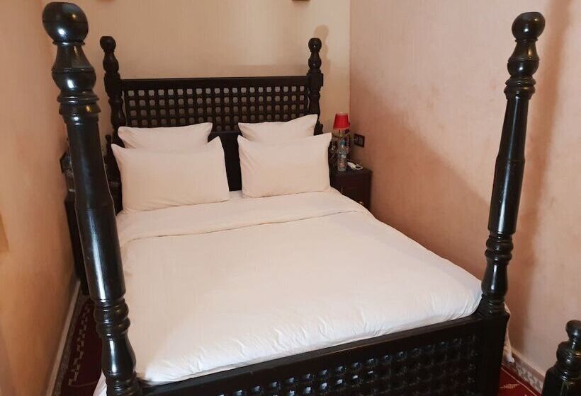 سوییت جونیور, Gem Riad