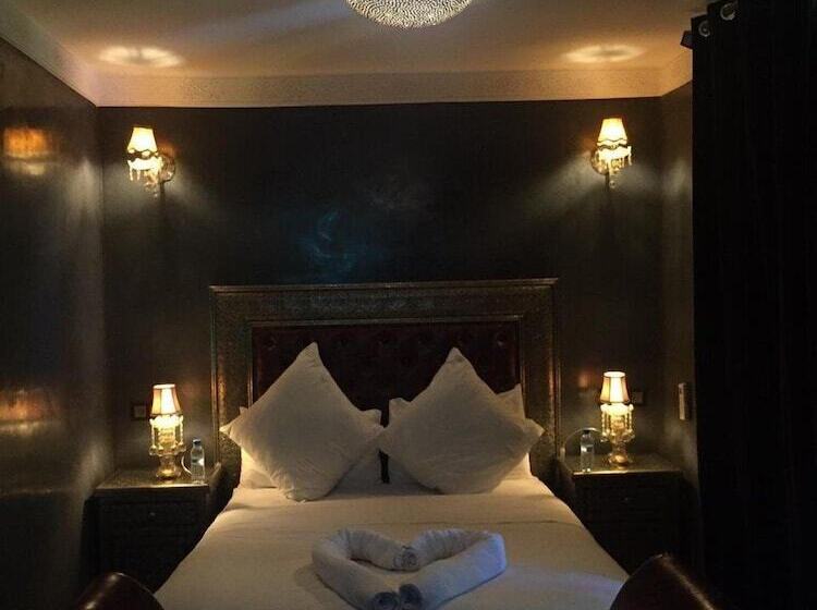 سوییت لوکس, Gem Riad