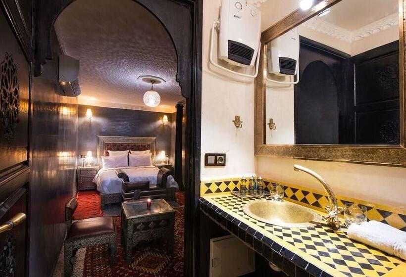 سوییت لوکس, Gem Riad