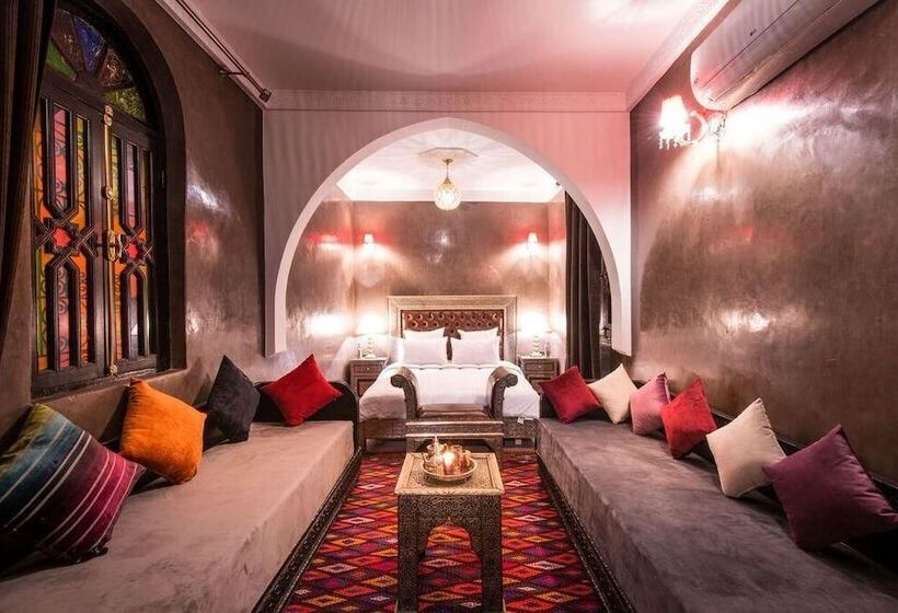 سوییت خانوادگی, Gem Riad