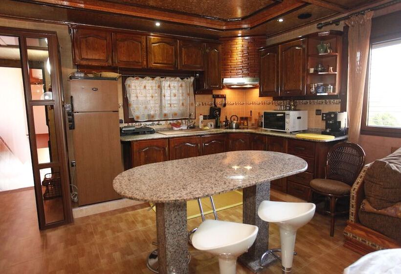 2 베드룸 컴포트 아파트, Gite Karima