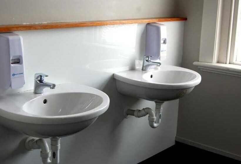 スタンダードシングルルーム, The Blue Pub