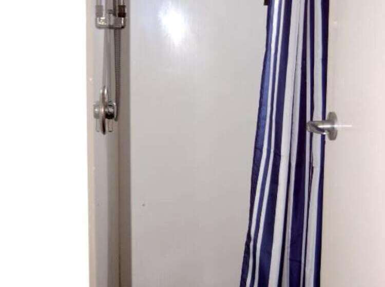 スタンダードルーム, The Blue Pub