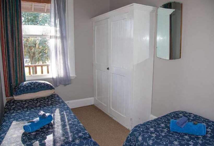 スタンダードルーム, The Blue Pub