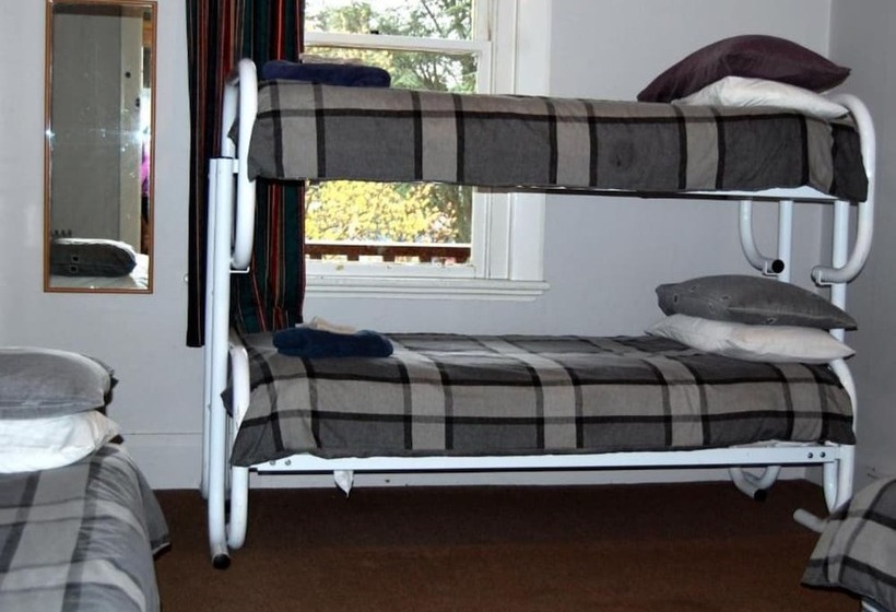 スタンダードトリプルルーム, The Blue Pub