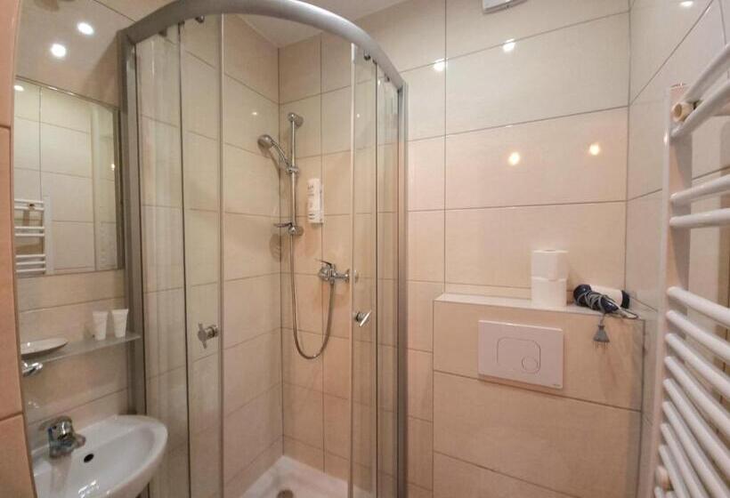 Трехместный Номер Стандарт с Балконом, Willa Antałówka