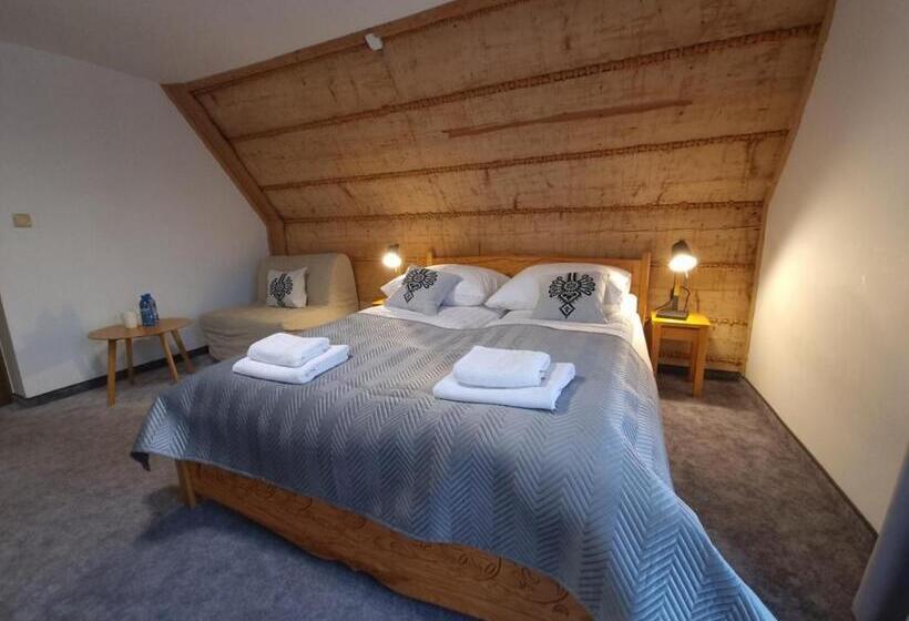 Трехместный Номер Стандарт с Балконом, Willa Antałówka