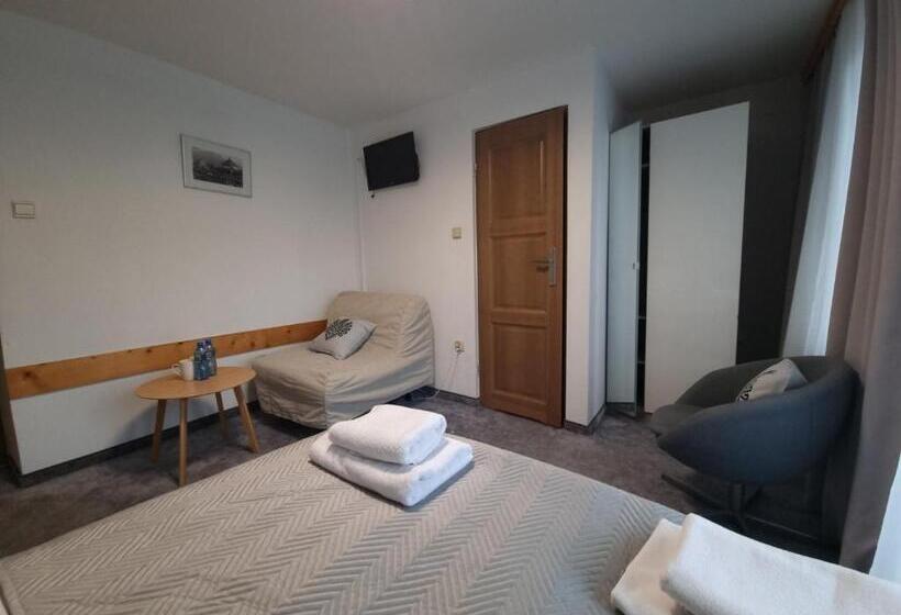 Трехместный Номер Стандарт с Балконом, Willa Antałówka