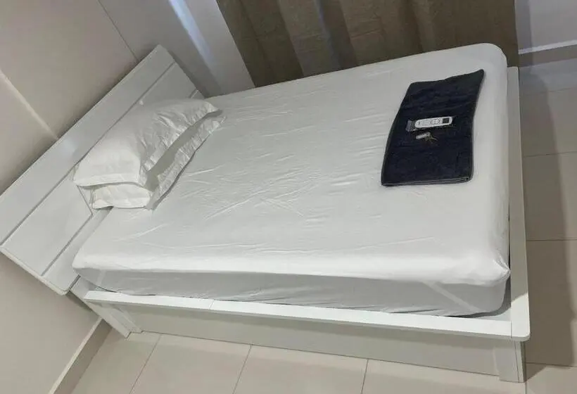 اتاق استاندارد, Skyside Inn