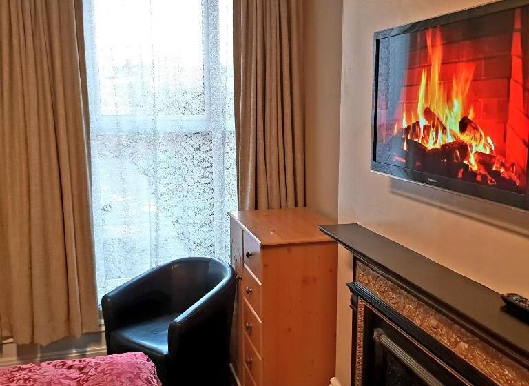 Номер Стандарт Совместная Ванная, Abinger Guest House