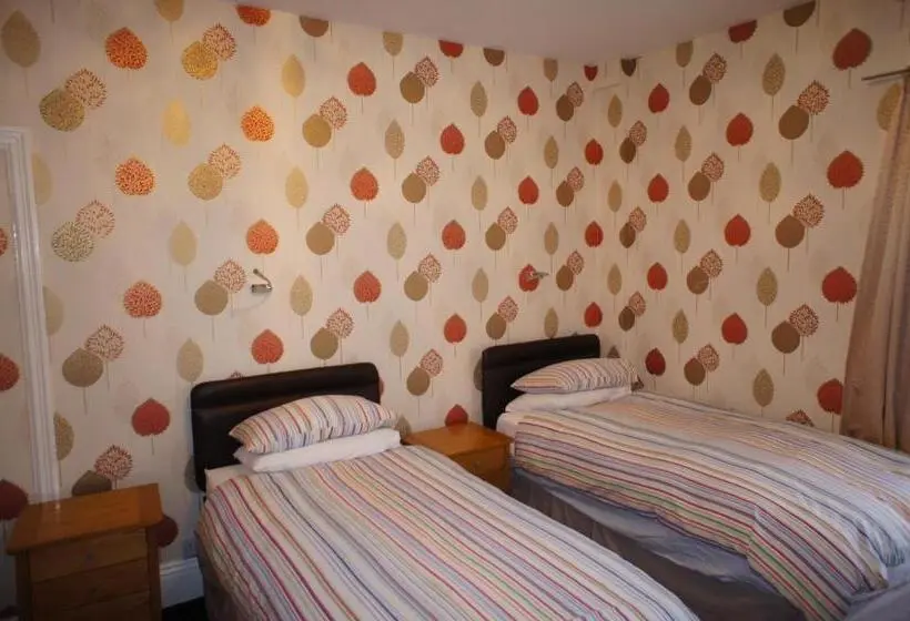 バスルーム共有のトリプルスタンダード, Abinger Guest House
