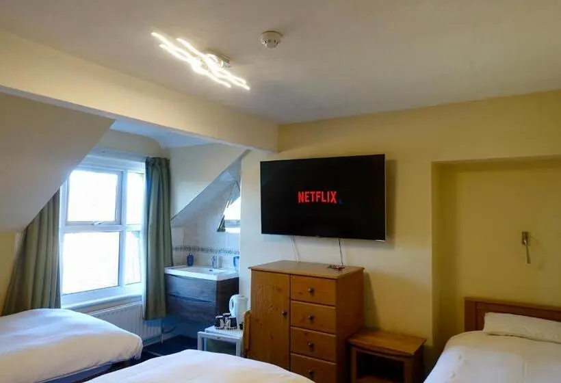 バスルーム共有のトリプルスタンダード, Abinger Guest House