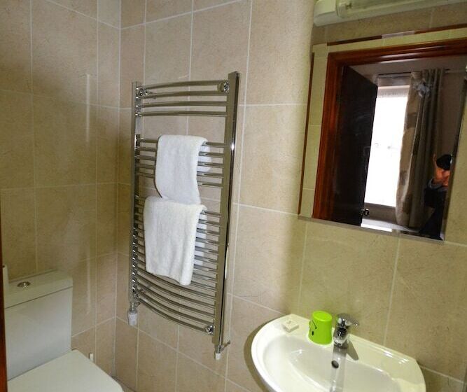 Номер Стандарт, Airport Guest House