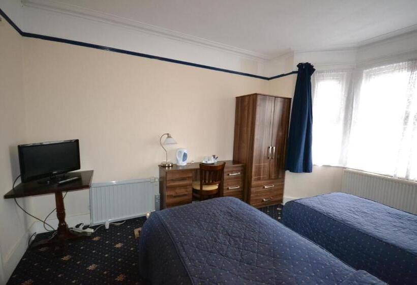 Номер Стандарт, Airport Guest House