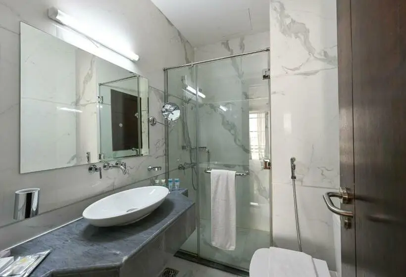 اتاق استاندارد سه نفره, Al Mansour Suites