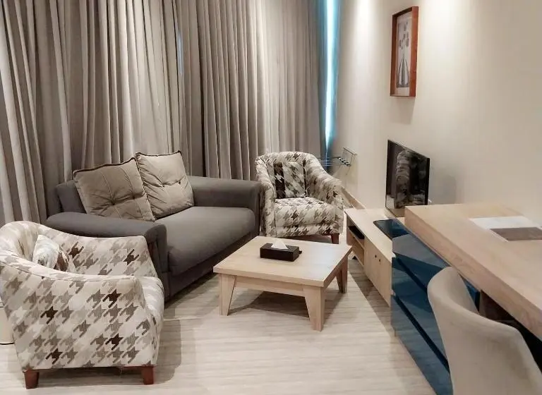 سوییت جونیور, Al Mansour Suites