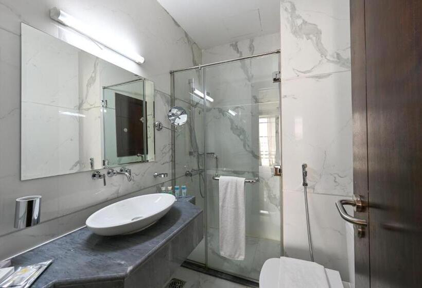 سوییت جونیور, Al Mansour Suites