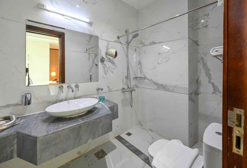 سوییت با چشم‌انداز باغ, Al Mansour Suites
