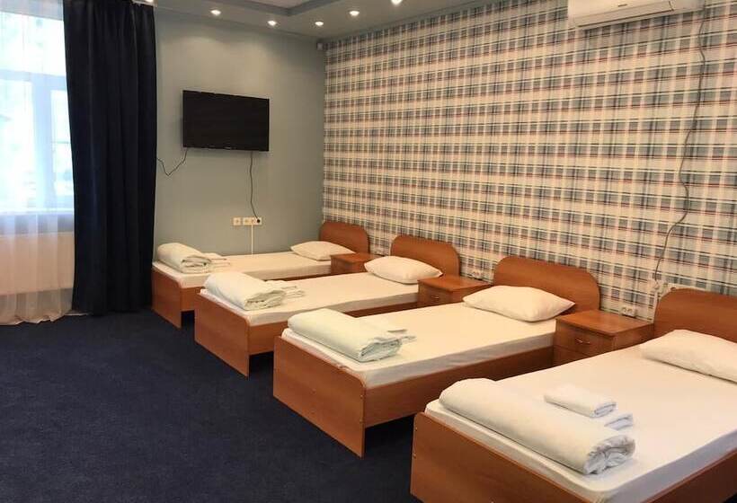 غرفة إقتصادية, Business Tourist