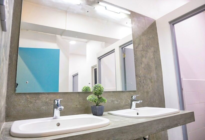 공동 객실, C1 Colombo Fort