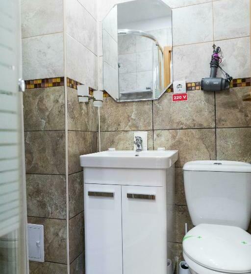 شقة غرفة واحدة, Casa Postavarului